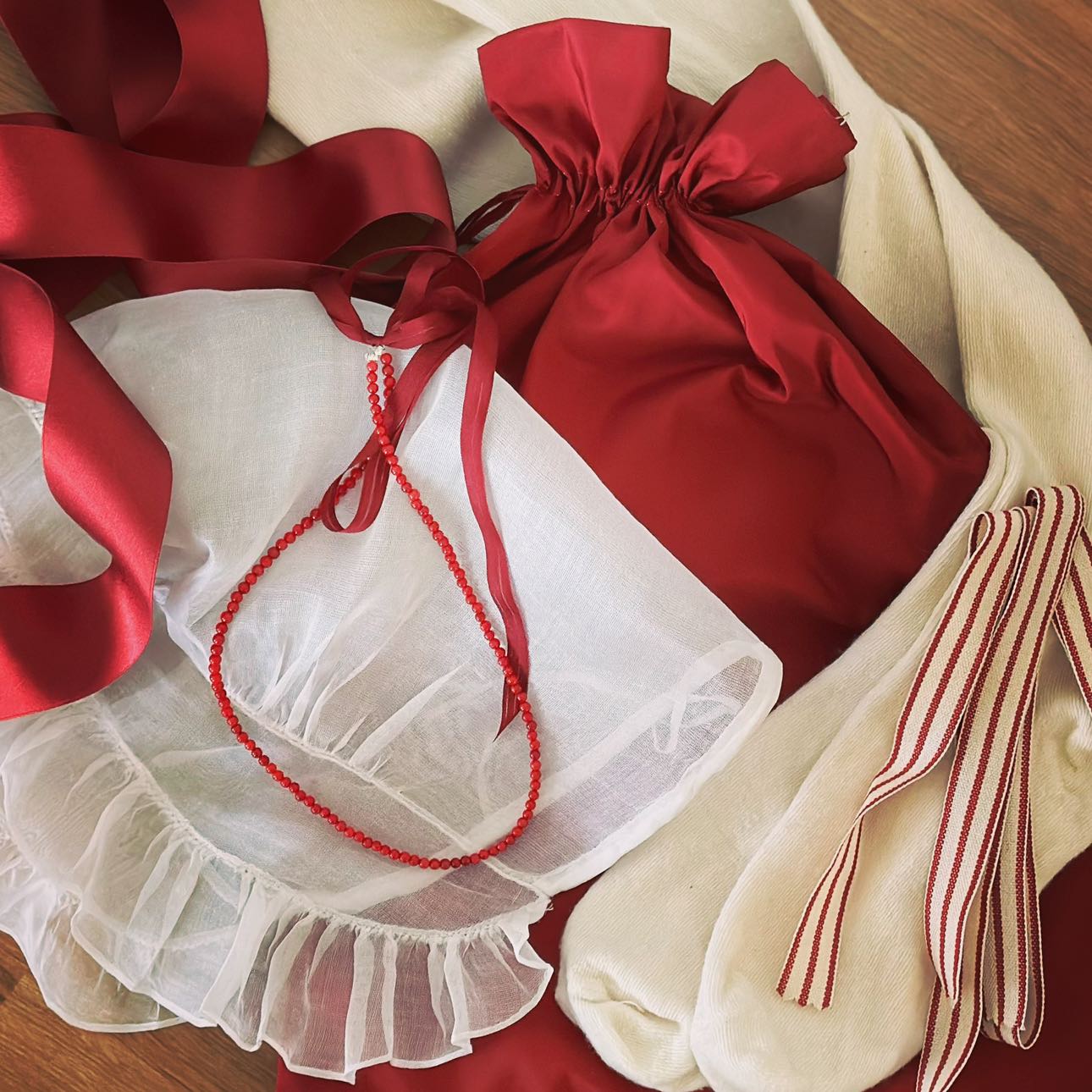 Feature Friday: Holiday Edition – Redthreaded